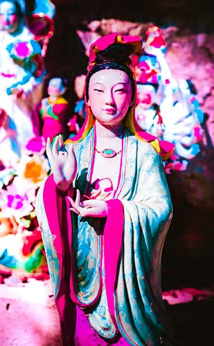Guānshìyīn,“Perceives the Sounds of the World.